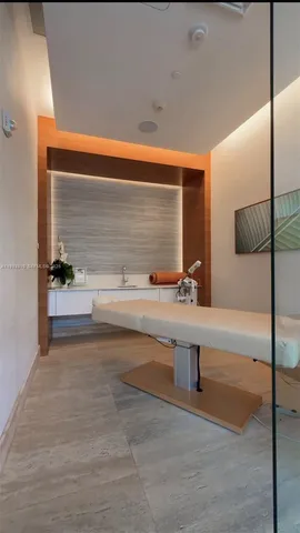 $1,680,000 | 16385 Biscayne Boulevard, Unit 30183017, North Miami Beach, FL 33160