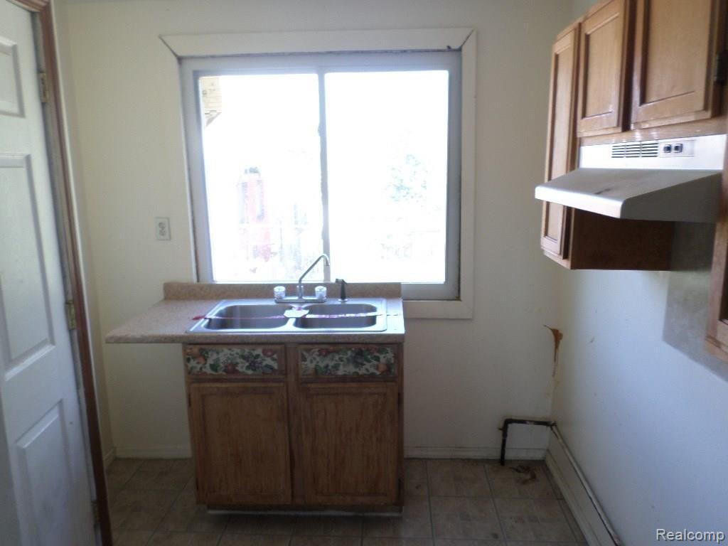 4504 Springwells Street Detroit, MI 48210 - Photo 13 of 17 137.JPG