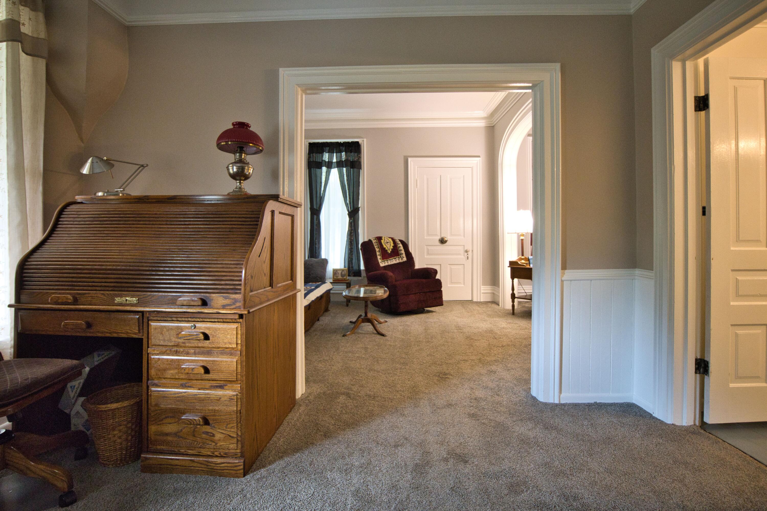 8045 Chilson Road Pinckney, MI 48169 - Photo 12 of 25 Living Room towards Parlor