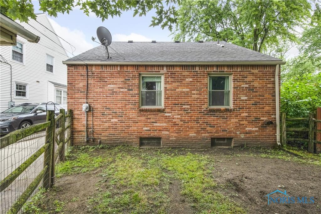 3826 Elmhurst Road Toledo, OH 43613 - Photo 4 of 37 Gallery Image 4
