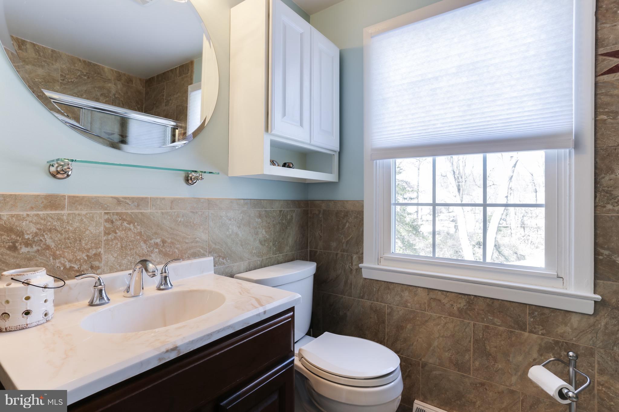 34 Severndale Road Severna Park, MD 21146 - Photo 18 of 30 Hall Bath