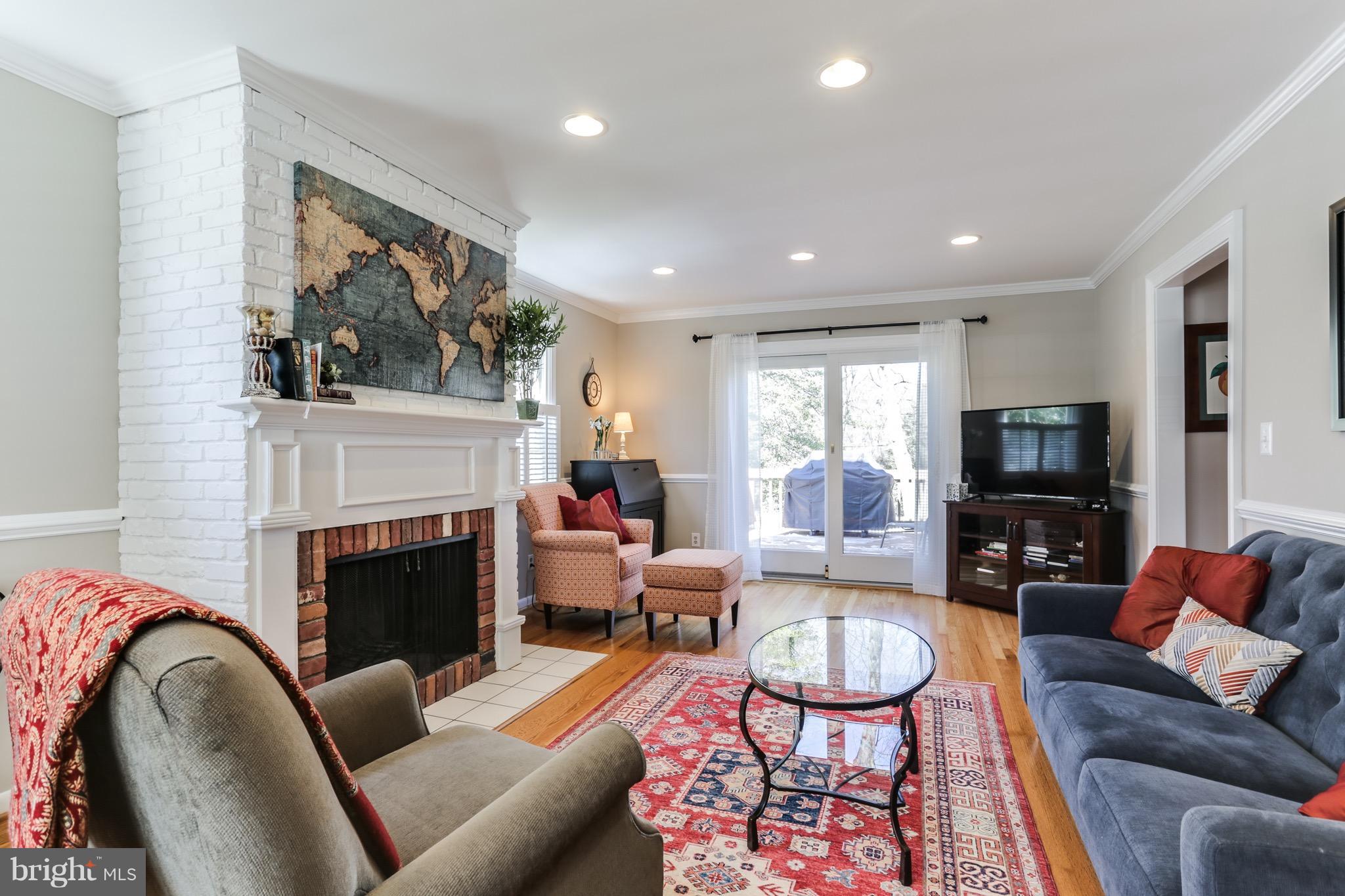 34 Severndale Road Severna Park, MD 21146 - Photo 3 of 30 Living Room