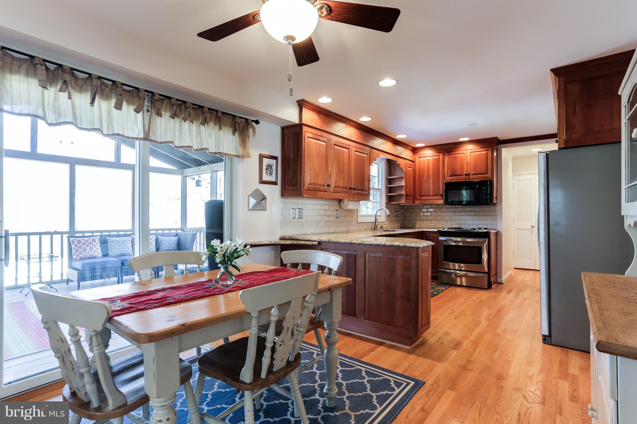 34 Severndale Road Severna Park, MD 21146 - Photo 7 of 30 Eat-in Kitchen