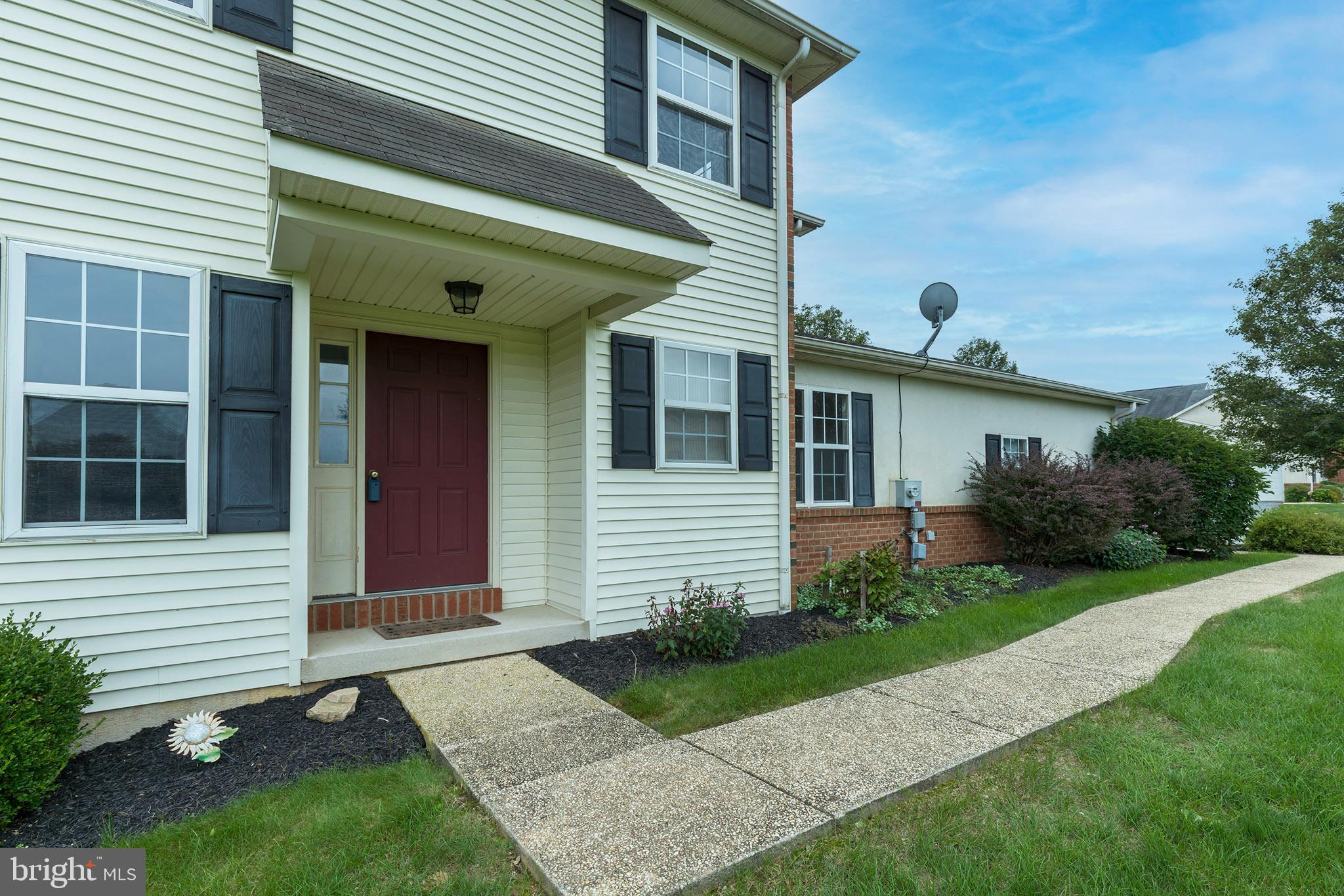 258 White Chapel Road Lancaster, PA 17603 - Photo 2 of 21 Covered Front Porch