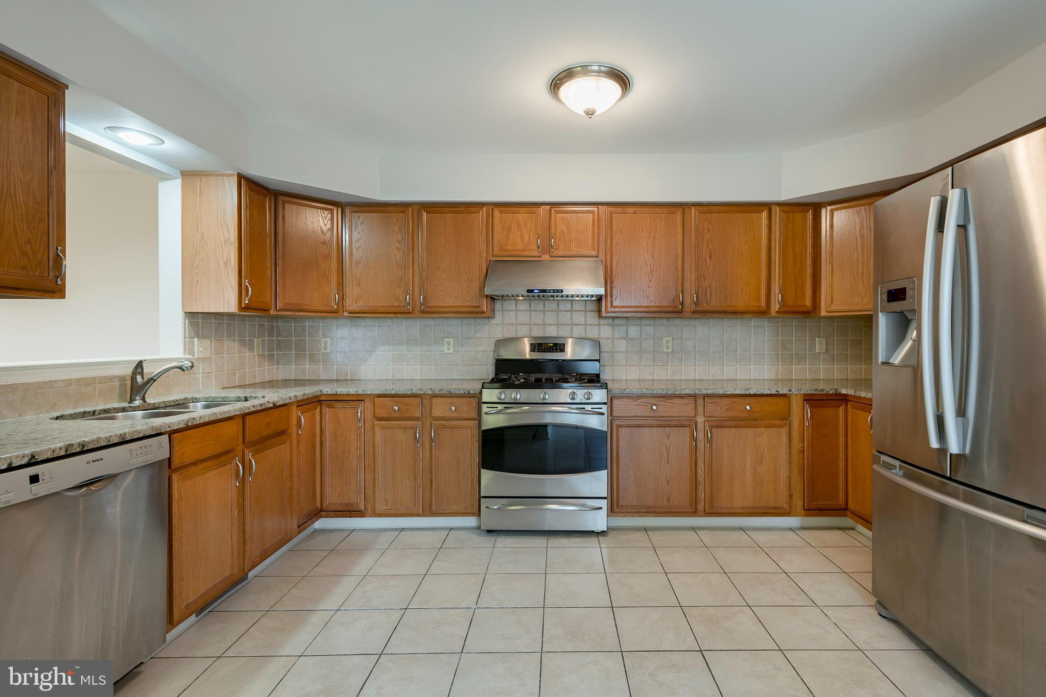 258 White Chapel Road Lancaster, PA 17603 - Photo 3 of 21 Granite Kitchen