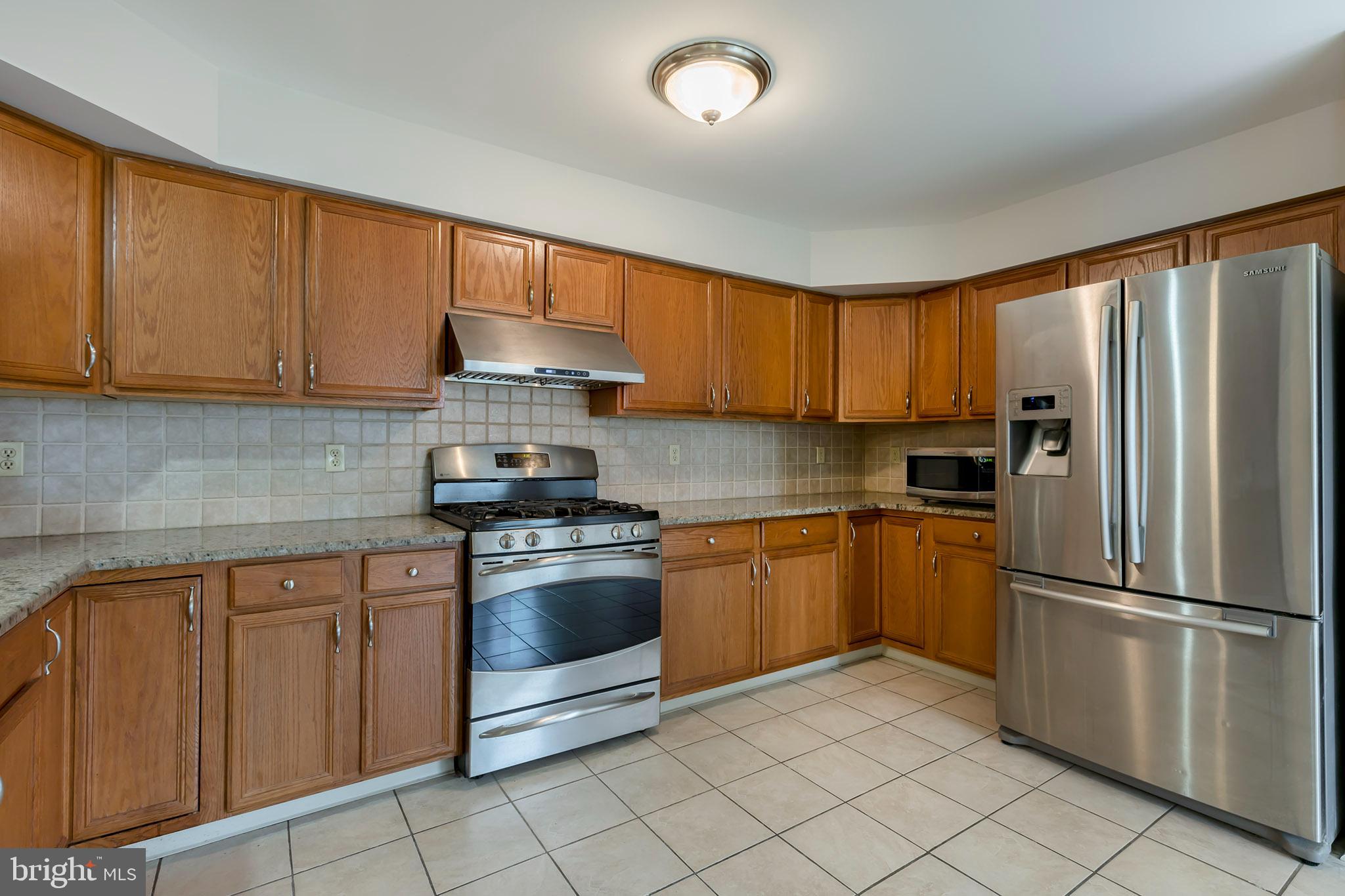 258 White Chapel Road Lancaster, PA 17603 - Photo 4 of 21 Kitchen 2