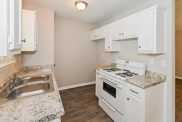 $1,390 | 6782 Kirkland Cove, Horn Lake, MS 38637