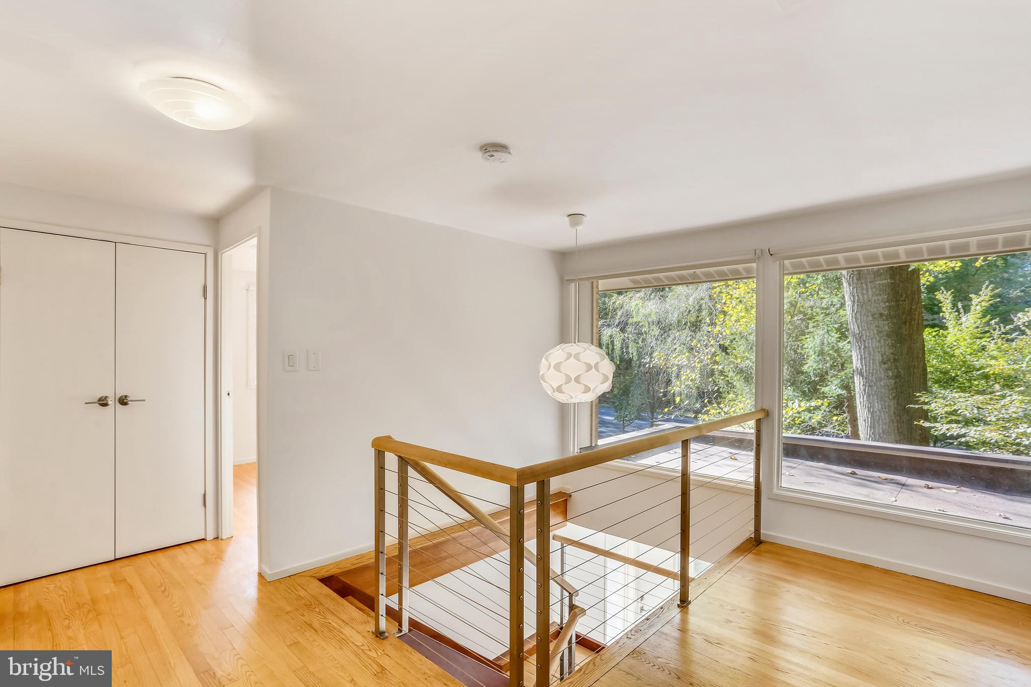 7504 Hamilton Spring Road Bethesda, MD 20817 - Photo 21 of 52 Upper level foyer