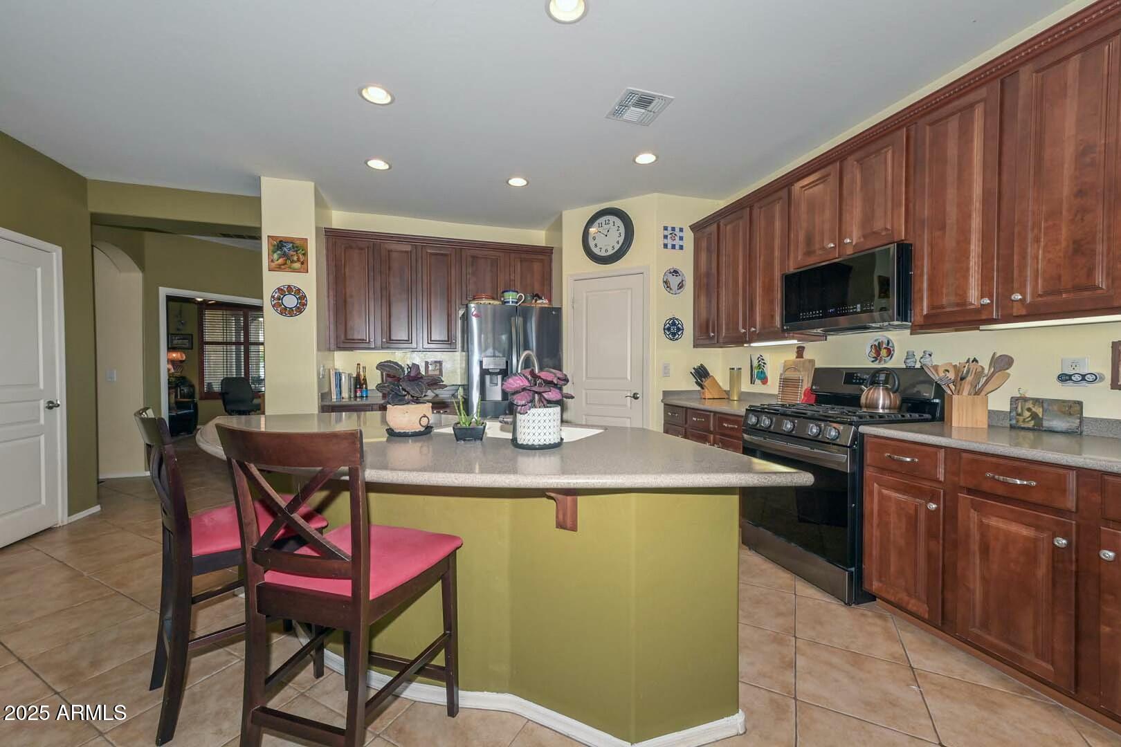 6603 West Harwell Road Laveen, AZ 85339 - Photo 12 of 53 Kitchen