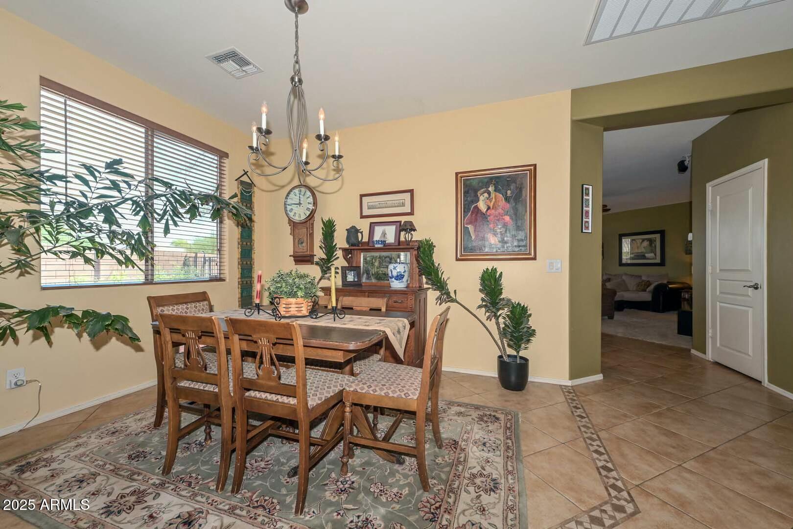 6603 West Harwell Road Laveen, AZ 85339 - Photo 7 of 53 Front Dining