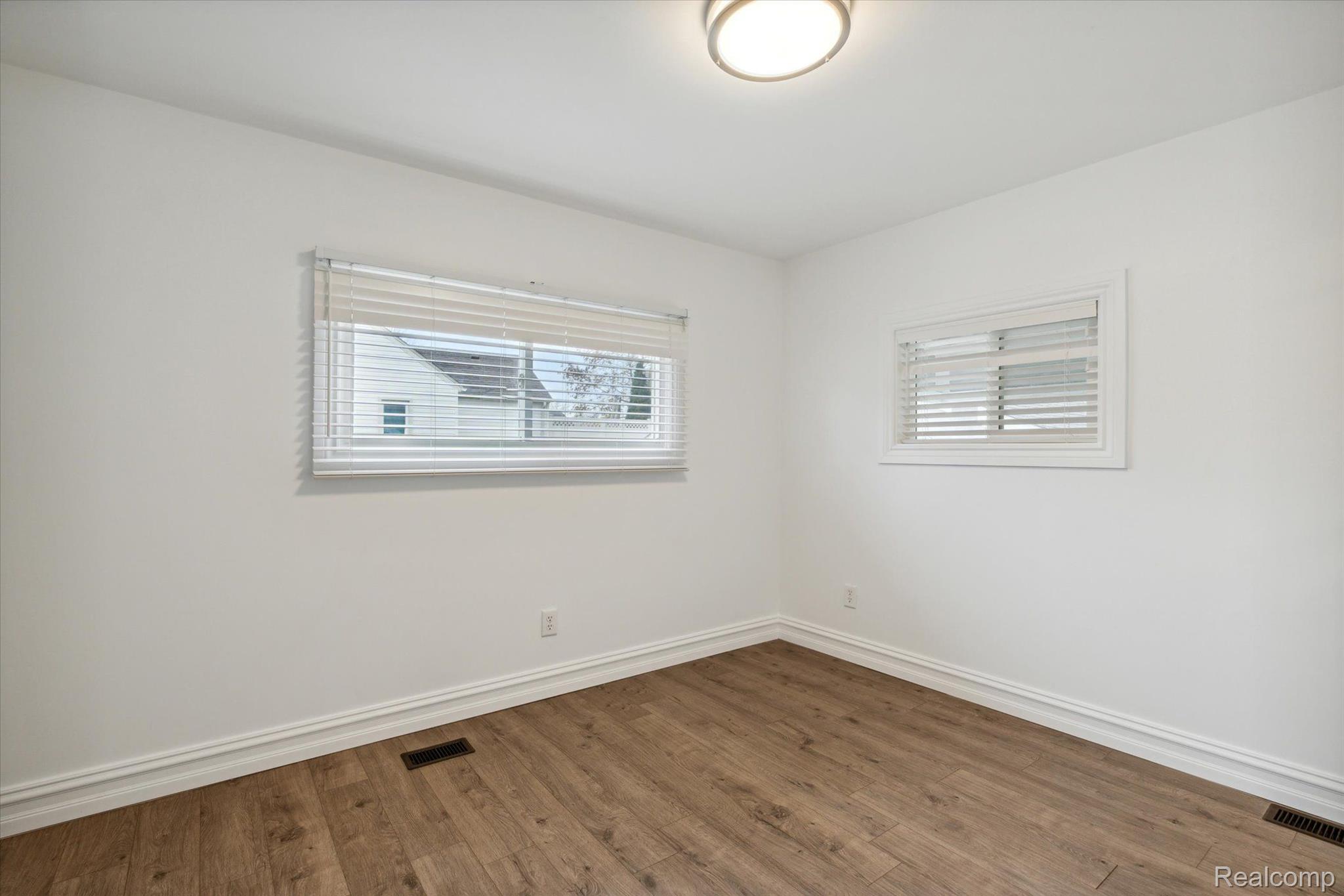 47485 Frederick Road Utica, MI 48317 - Photo 22 of 32 Gallery Image 22