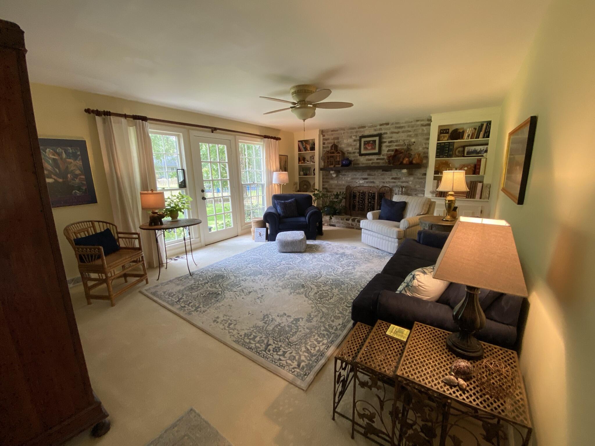 688 Linns Point Mount Pleasant, SC 29464 - Photo 12 of 24 IMG_1217