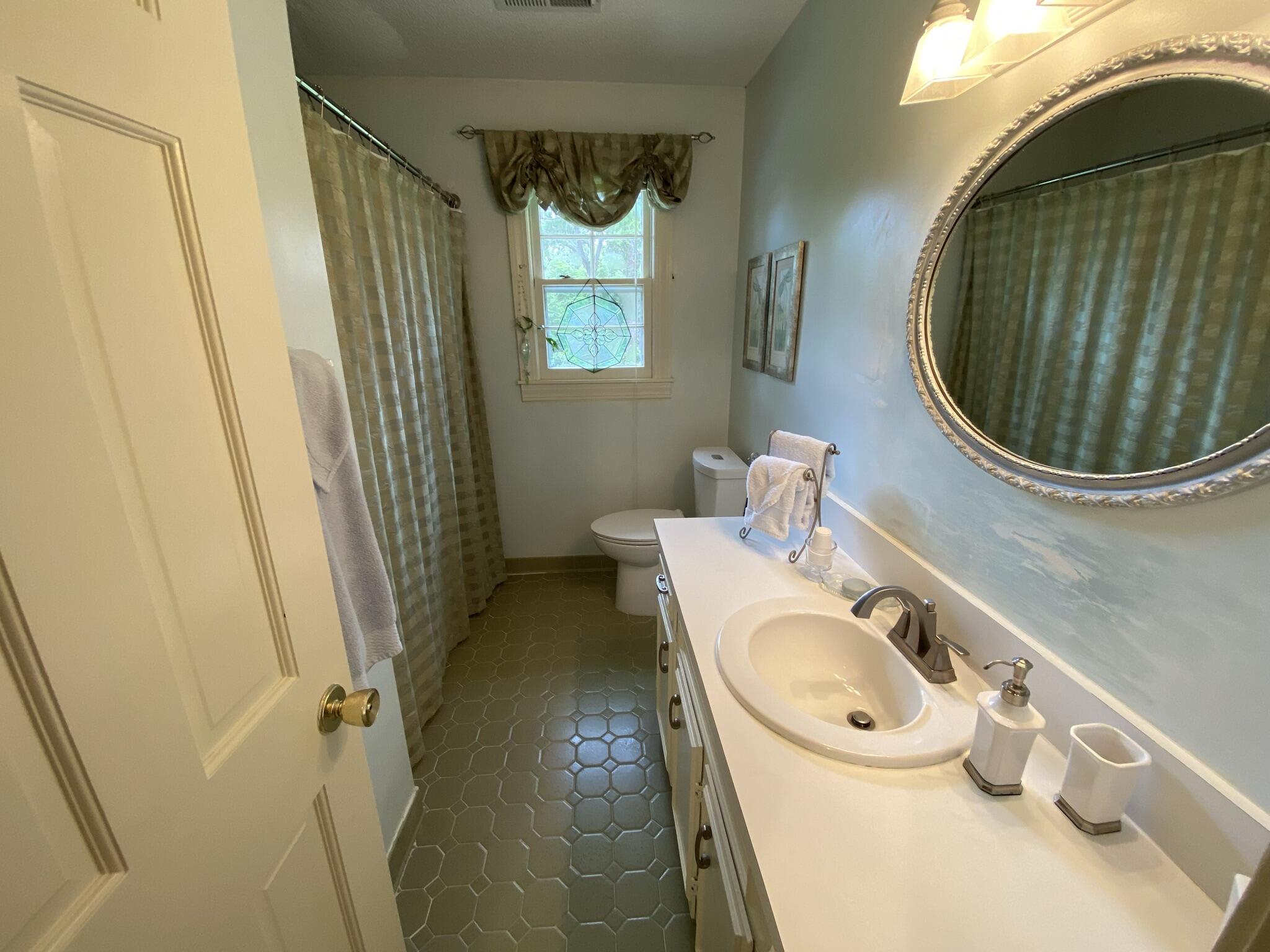 688 Linns Point Mount Pleasant, SC 29464 - Photo 21 of 24 IMG_1230