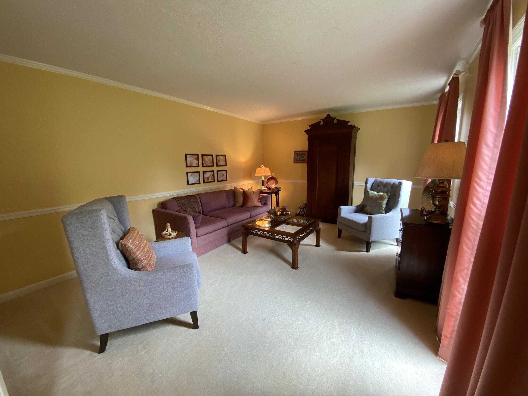 688 Linns Point Mount Pleasant, SC 29464 - Photo 5 of 24 IMG_1209