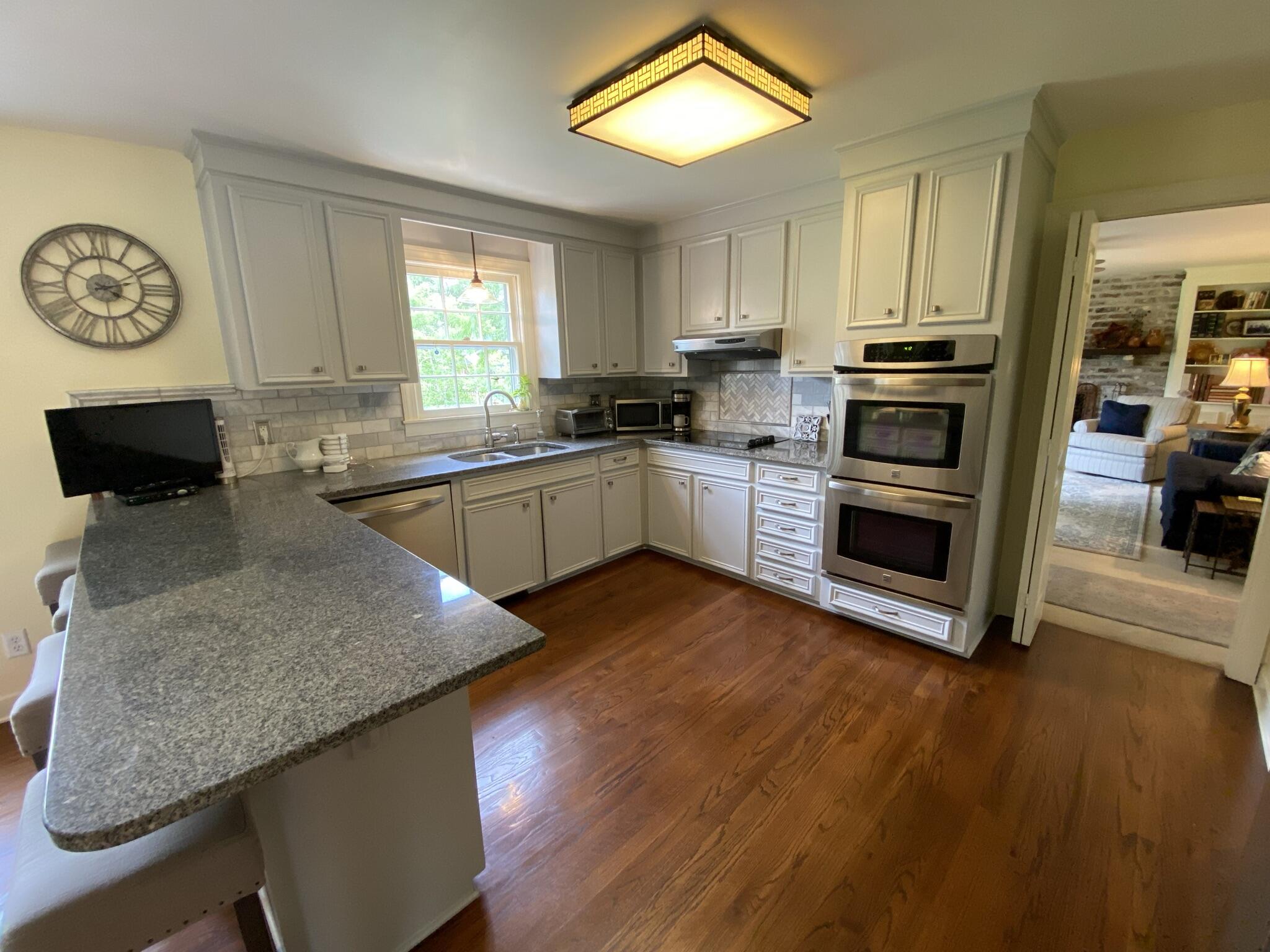 688 Linns Point Mount Pleasant, SC 29464 - Photo 10 of 24 IMG_1215