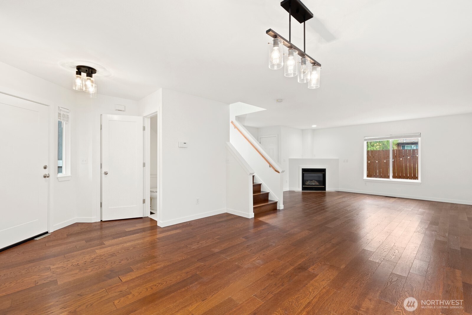 2428 Northeast 13th Street Renton, WA 98056 - Photo 4 of 25 Gallery Image 4