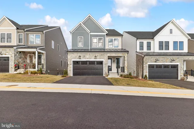 $1,100,000 | 44490 Coalport Terrace, Ashburn, VA 20147