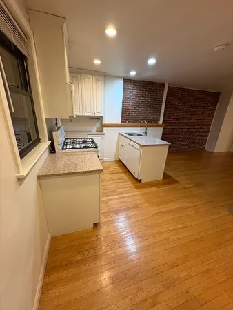 $2,600 | 73-73A Hudson Street, Unit 2, Boston, MA 02111