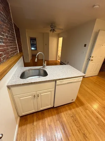 $2,600 | 73-73A Hudson Street, Unit 2, Boston, MA 02111