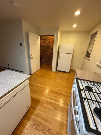 $2,600 | 73-73A Hudson Street, Unit 2, Boston, MA 02111