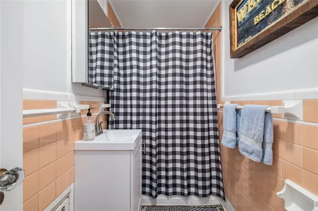 $5,500 | 41 Hunter Avenue, Newport, RI 02840