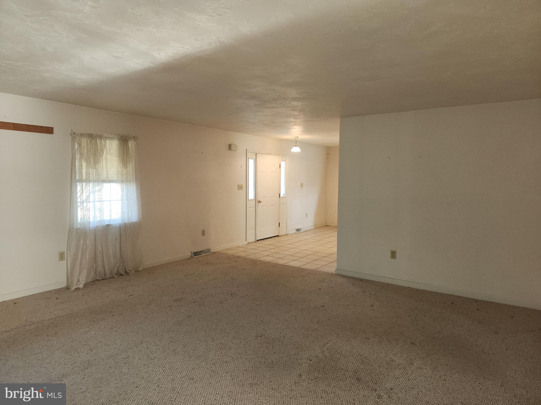 290 Locust Grove Road Bainbridge, PA 17502 - Photo 23 of 108 an empty room with windows