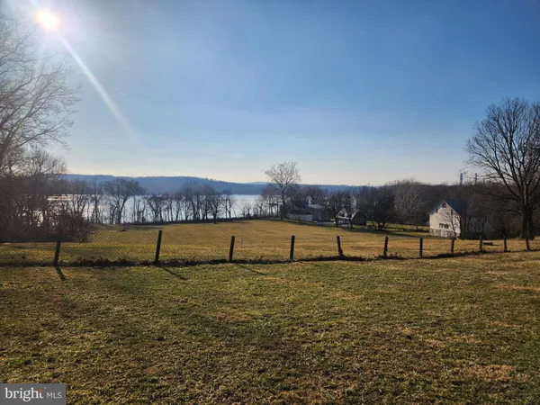 $600,000 | 290 Locust Grove Road, Bainbridge, PA 17502