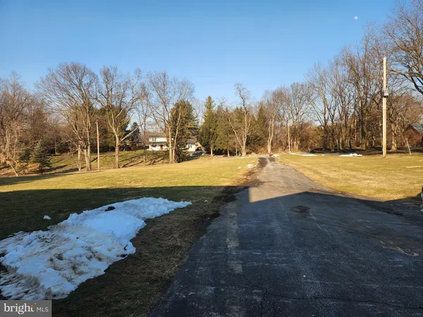 $600,000 | 290 Locust Grove Road, Bainbridge, PA 17502