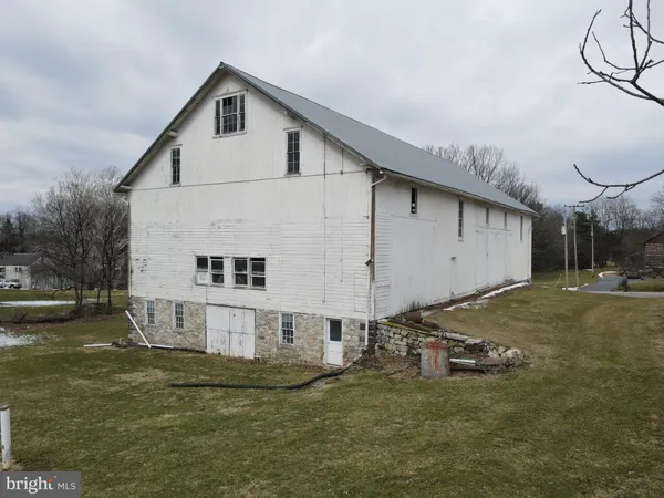$600,000 | 290 Locust Grove Road, Bainbridge, PA 17502