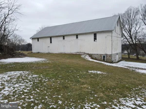 $600,000 | 290 Locust Grove Road, Bainbridge, PA 17502