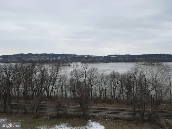 $600,000 | 290 Locust Grove Road, Bainbridge, PA 17502