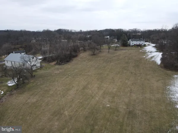 $600,000 | 290 Locust Grove Road, Bainbridge, PA 17502