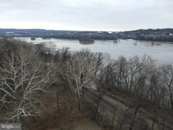 $600,000 | 290 Locust Grove Road, Bainbridge, PA 17502