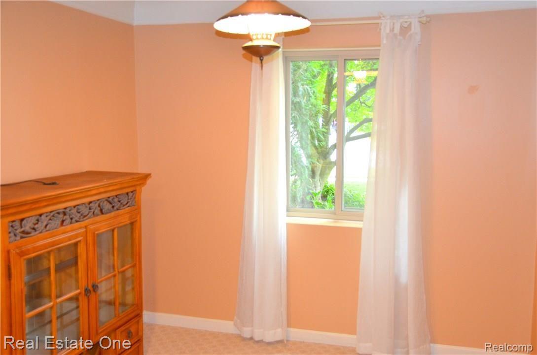 32672 Kelly Road Roseville, MI 48066 - Photo 12 of 21 12.JPG