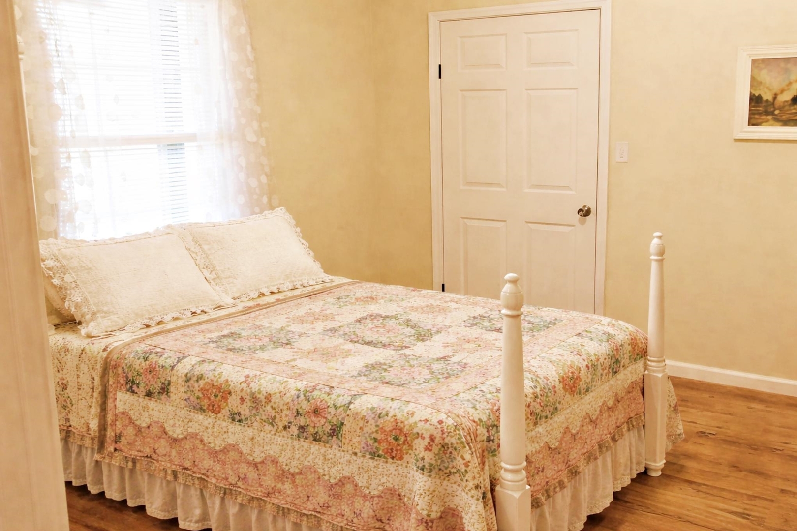 1600 Scott Street Metropolis, IL 62960 - Photo 12 of 23 a bedroom with a bed and a window