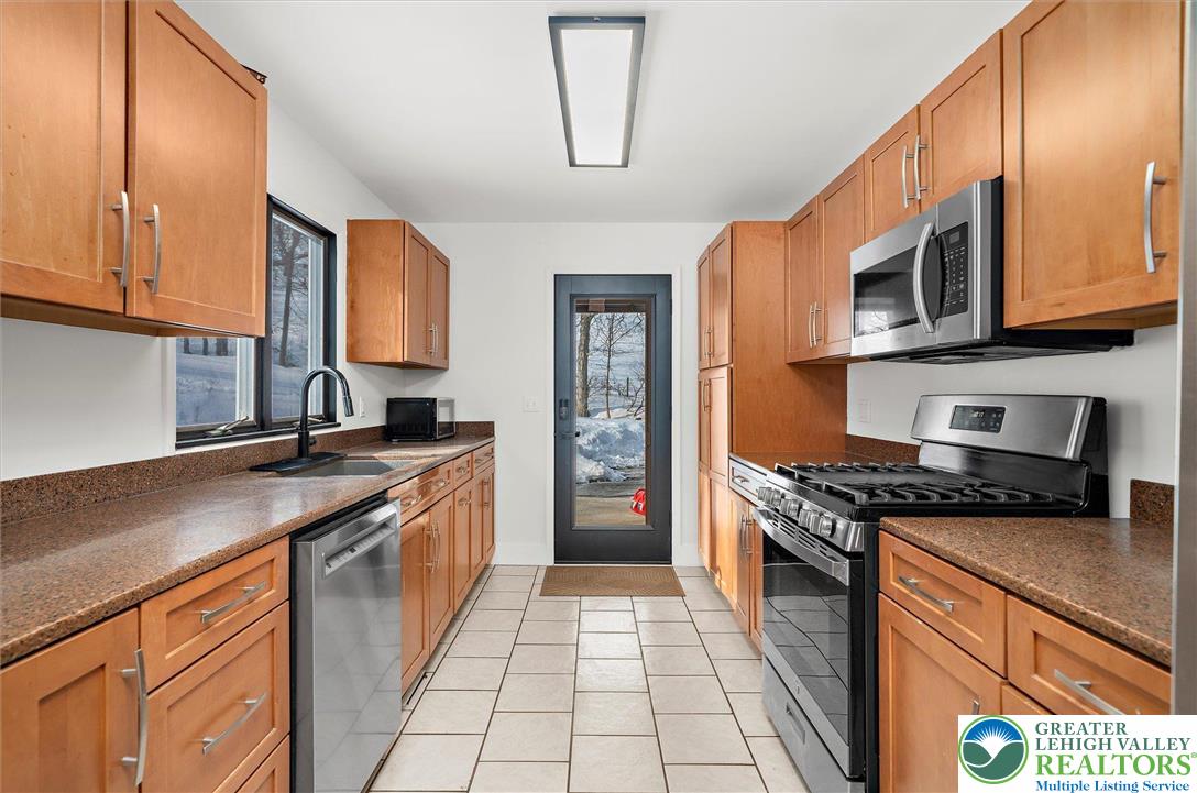 7112 Country Spring Road New Tripoli, PA 18066 - Photo 14 of 46