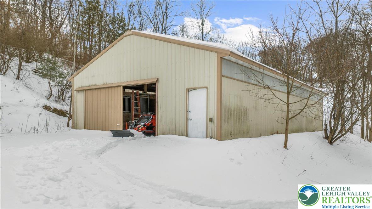 7112 Country Spring Road New Tripoli, PA 18066 - Photo 3 of 46 30' x 60' pole barn