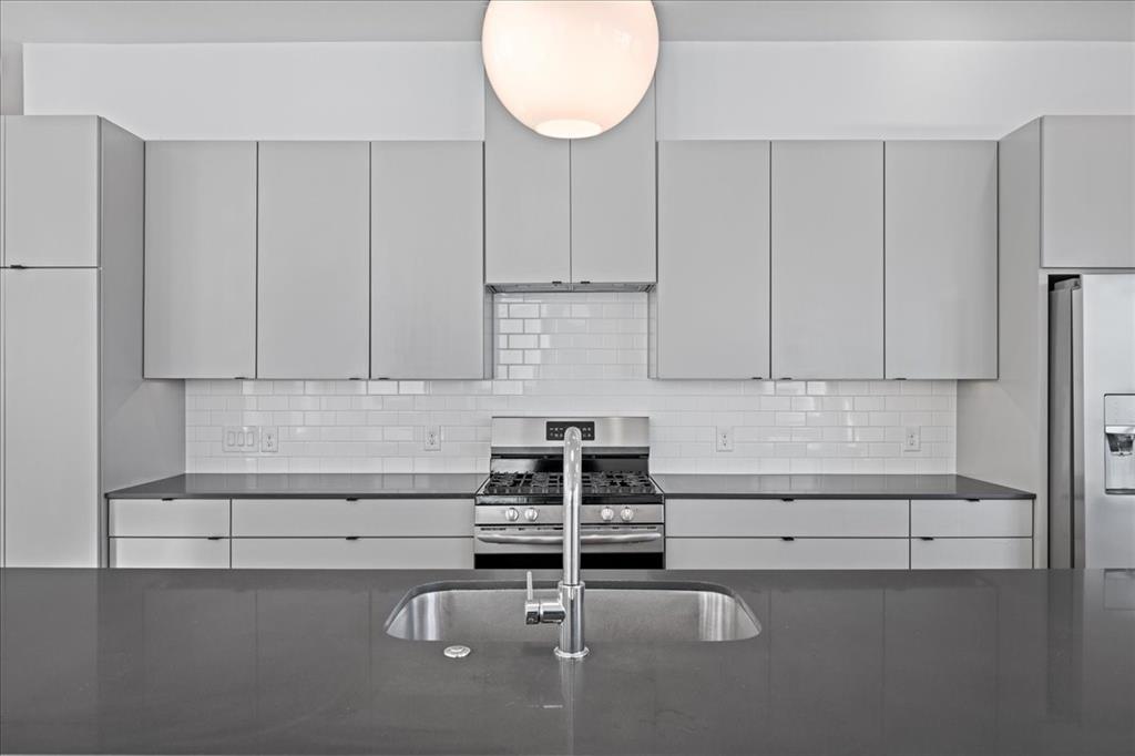 1715 Bennett Avenue, Unit 104 Dallas, TX 75206 - Photo 16 of 35