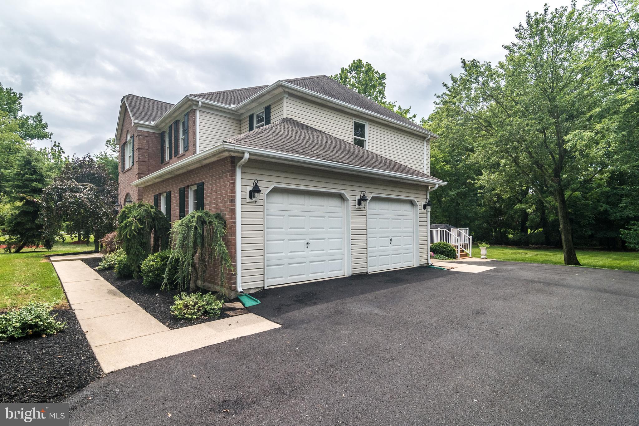 106 Broad Acres Road Colmar, PA 18915 - Photo 3 of 66 Side View