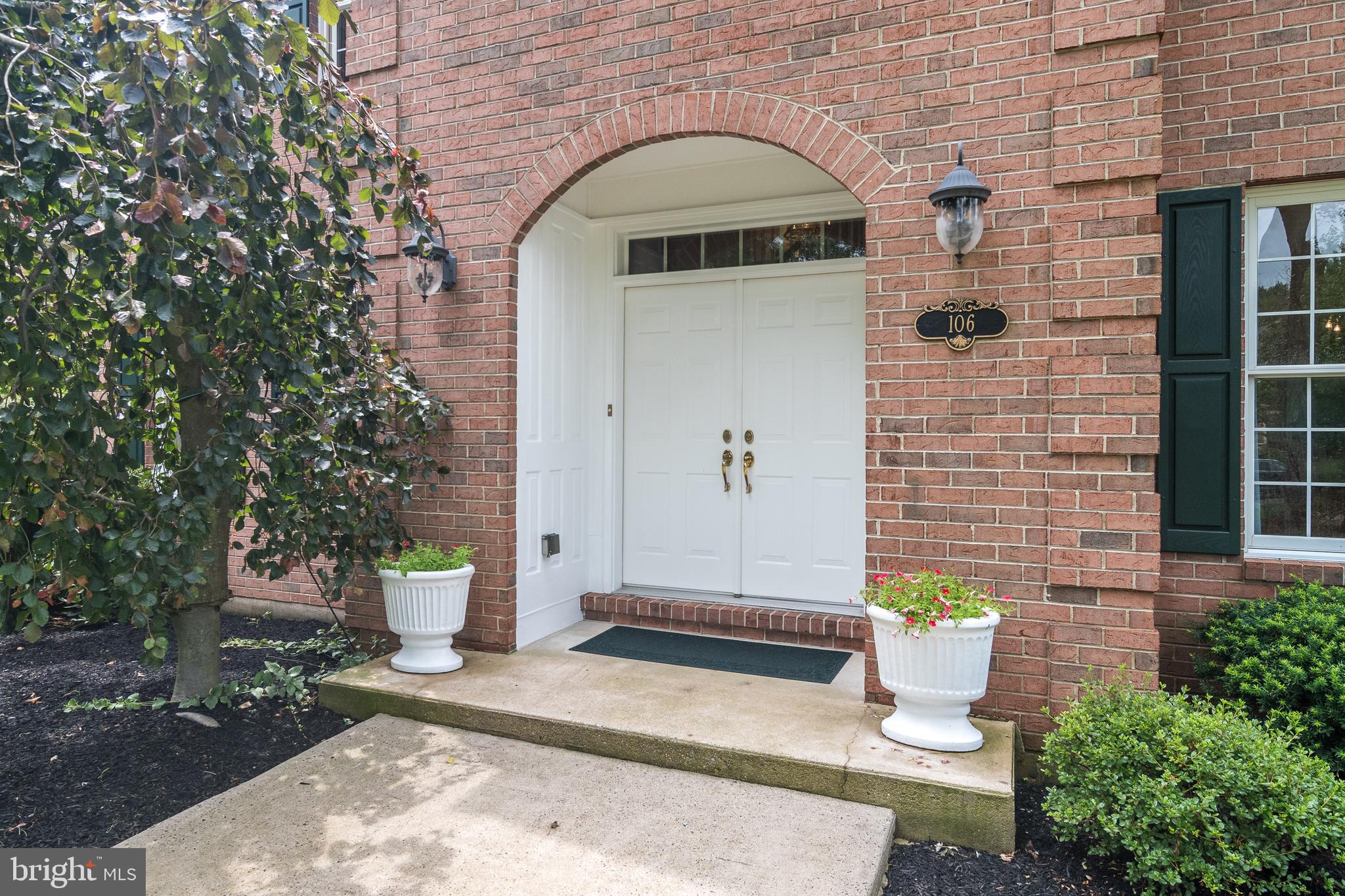 106 Broad Acres Road Colmar, PA 18915 - Photo 4 of 66 Grand Front Entrance