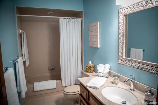 1287 Pebble Pointe Drive Rochester, MI 48307 - Photo 48 of 57 20140510-ZT7A3677.jpg
