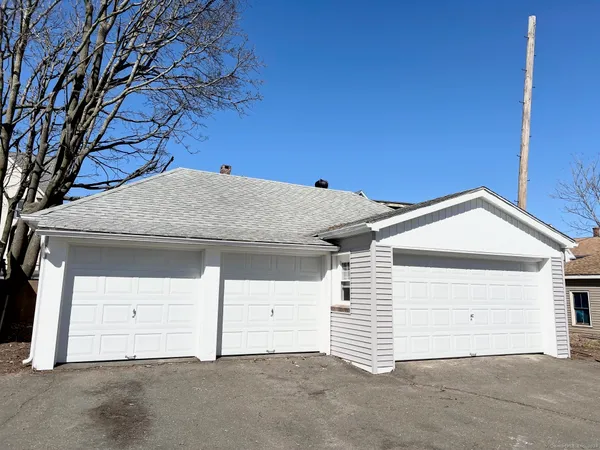 $2,300 | 416 Park Street, Unit 1, New Britain, CT 06051
