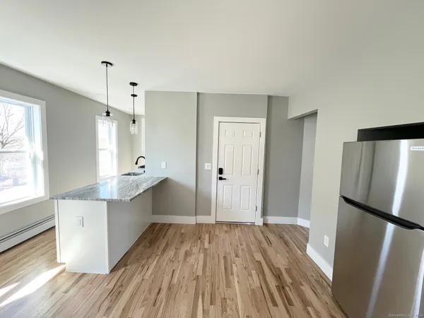 $2,300 | 416 Park Street, Unit 1, New Britain, CT 06051