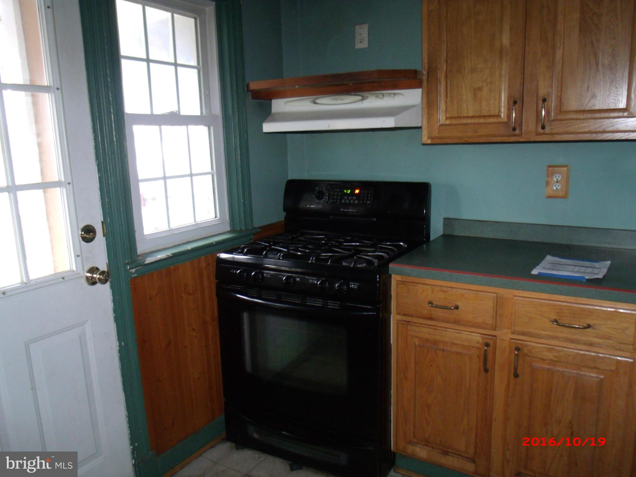 5222 Old Frederick Road Baltimore, MD 21229 - Photo 6 of 17 Kitchen