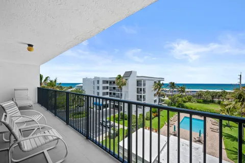 $875,000 | 1045 Ocean Drive, Unit 503, Juno Beach, FL 33408