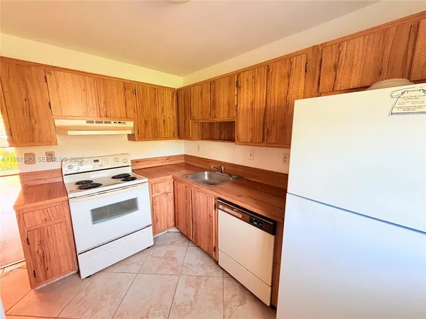 $1,600 | 107 Gardens Drive, Unit 106, Pompano Beach, FL 33069
