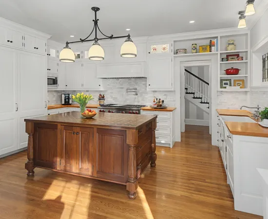 $2,895,000 | 2400 West Lake Of The Isles Parkway, Minneapolis, MN 55405