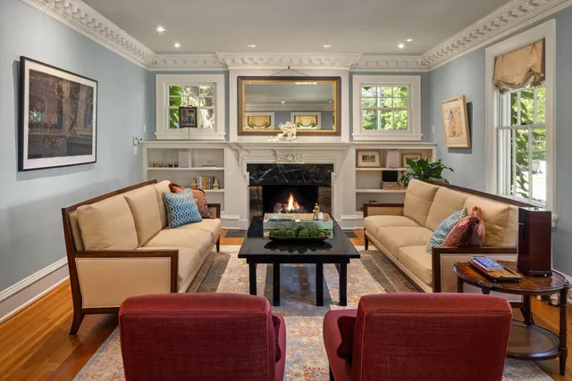 $2,895,000 | 2400 West Lake Of The Isles Parkway, Minneapolis, MN 55405