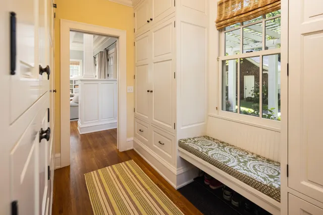 $2,895,000 | 2400 West Lake Of The Isles Parkway, Minneapolis, MN 55405