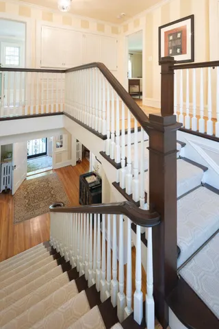 $2,895,000 | 2400 West Lake Of The Isles Parkway, Minneapolis, MN 55405